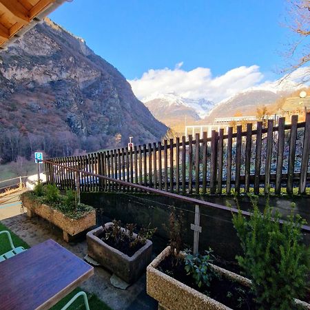 Kunstplanet Im Herzen Der Alpen Am Planetenweg Visp Bagian luar foto